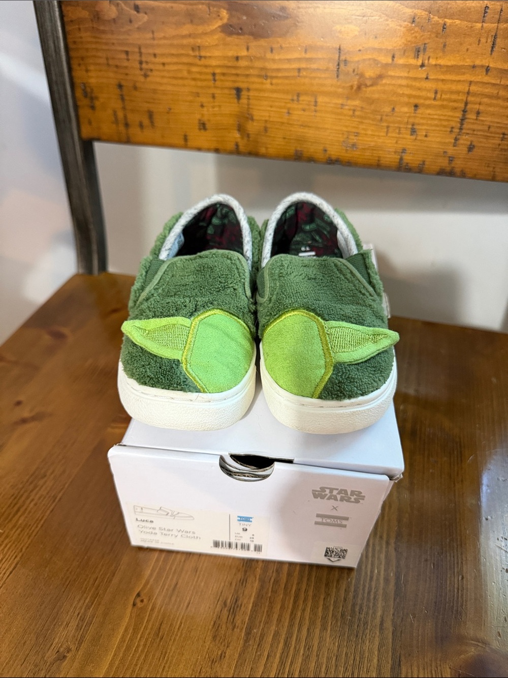 Kids Toms Green Star Wars Yoda Slip-On Shoes, Size 9